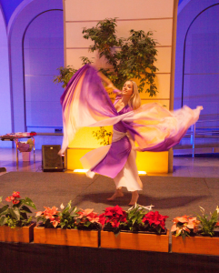 Irene Ruata mit einem orientalischen Schleiertanz Ehrung der erfolgreichen Sportlerinnen und Sportler der TU Berlin 2012