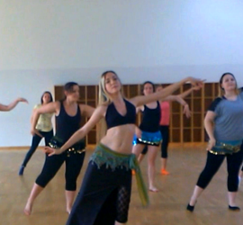 Irene Ruata Dance Studio - Bauchtanz fuer Anfaengerinnen